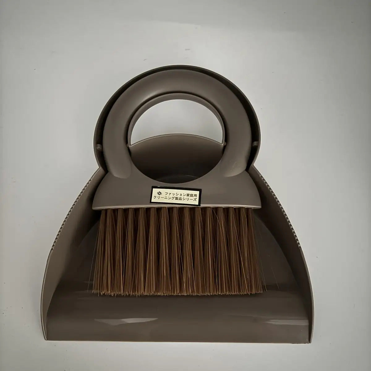 1pc a Portable Dustpan And Brush Kit Designed for Hard Surfaces - a Versatile Mini Broom Featuring a Plastic Handle Suitable for Cleaning in The, Living Room, Bedroom, Bathroom, And for Dusting Keyboards